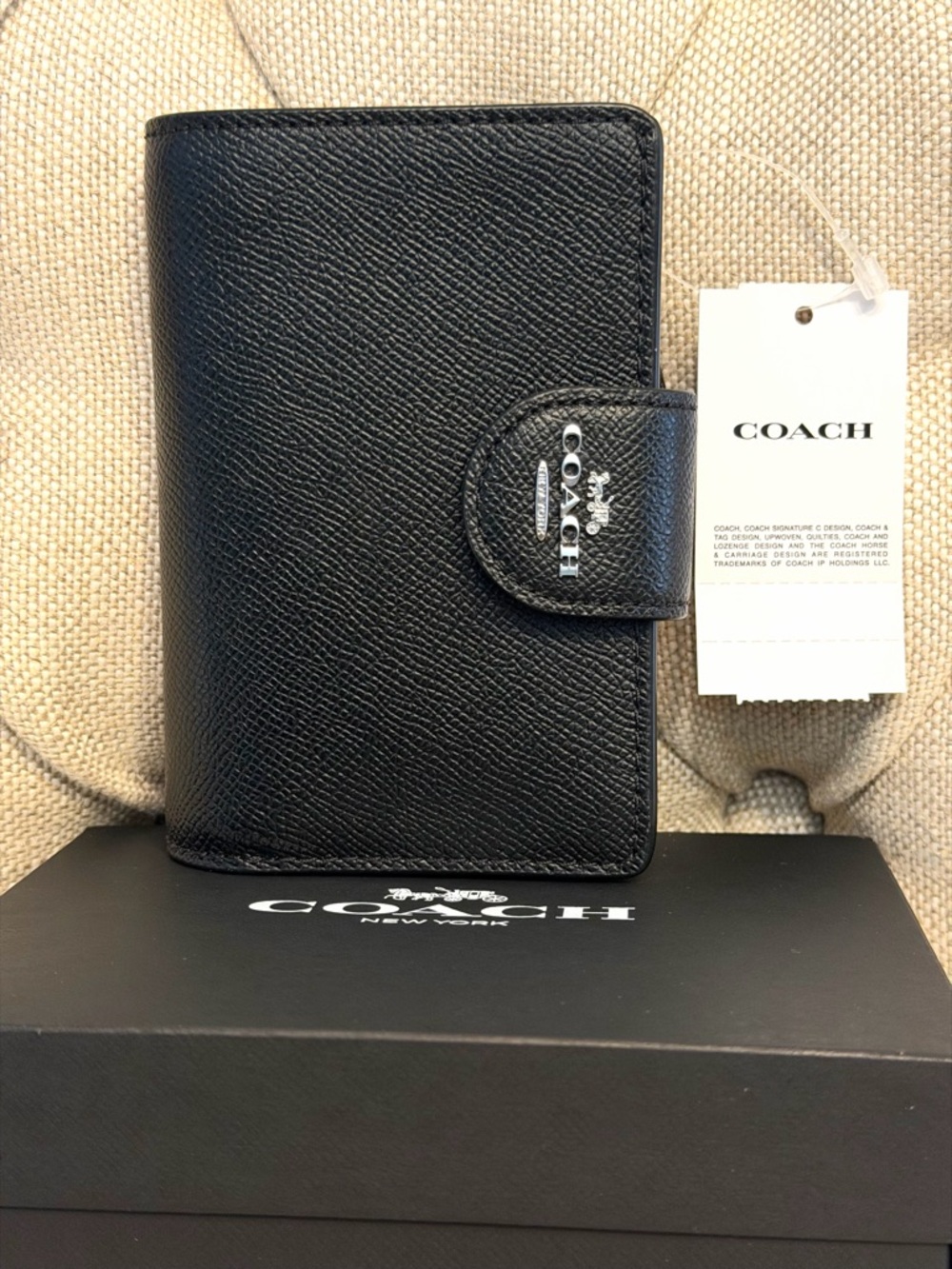 NEW Coach Medium Corner Zip Crossgrain Leather Wallet Black / Silver 6390